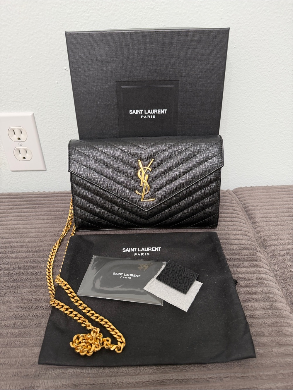 SAINT LAURENT YSL CLASSIC CASSANDRE CHAIN WALLET Black Crossbody Auth Gold